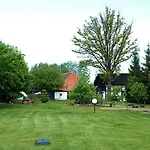 Pod Debem Landhuis