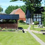 Pod Debem Landhuis *