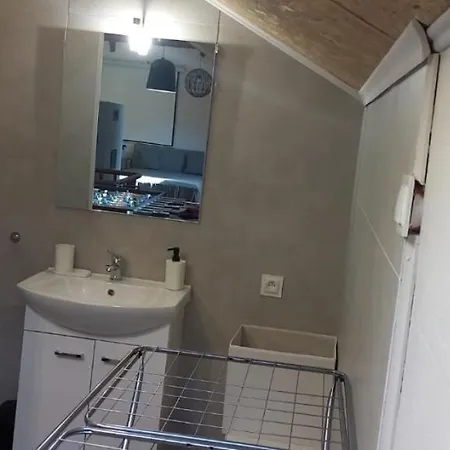 Landhuis Pod Debem *
